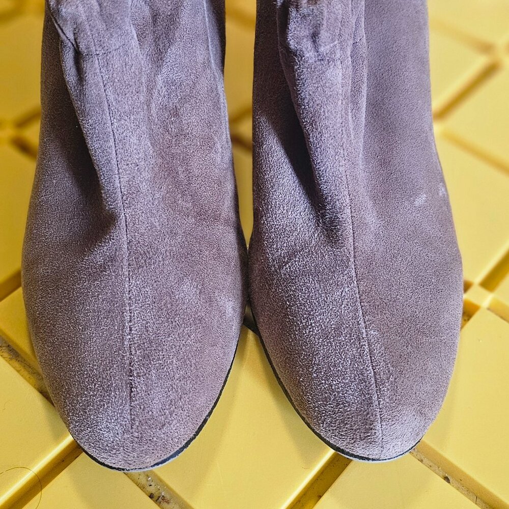 Sam Edelman  tan/ taupe suede booties!
